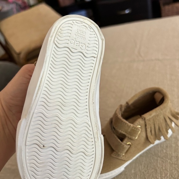 Baby gap size 7 Brown moccasin patch shoes - Picture 4 of 6